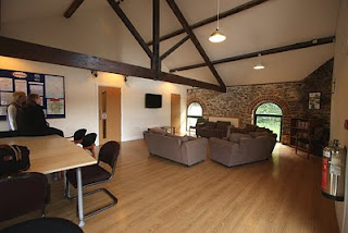 youth_hostel_okehampton_common_room.jpg