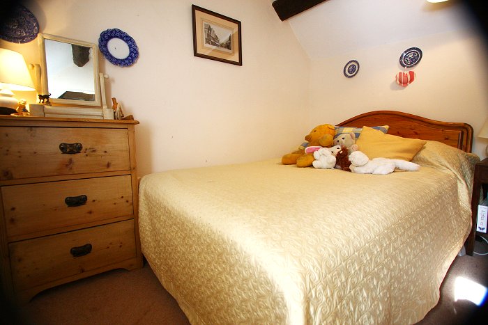 brook-farmhouse-bed-and-breakfast-childs-room.jpg