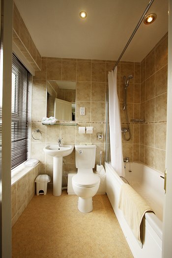 old-dairy-yelverton-review-room-1-bathroom.jpg