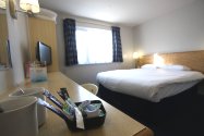 travel-lodge-whiddon-down-bedroom.jpg