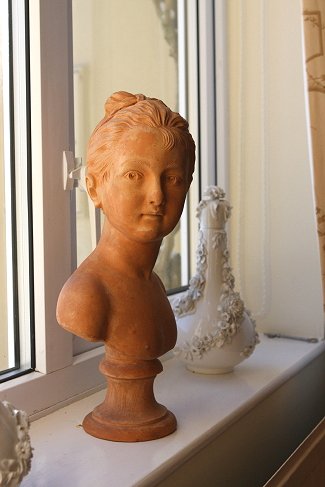 visit-parford-well-bust.jpg