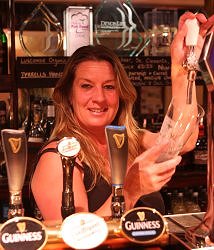 barmaid-dartmoor-serving.jpg