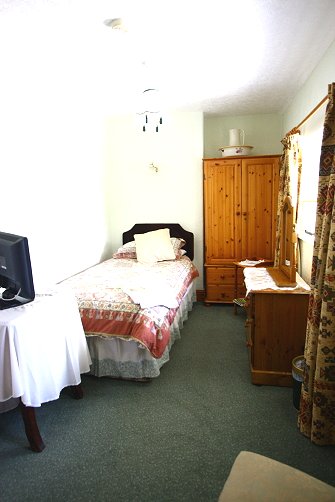 visit-knole-farm-single-room.jpg