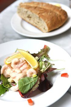 green-ginger-prawn-cocktail-and-bread.jpg