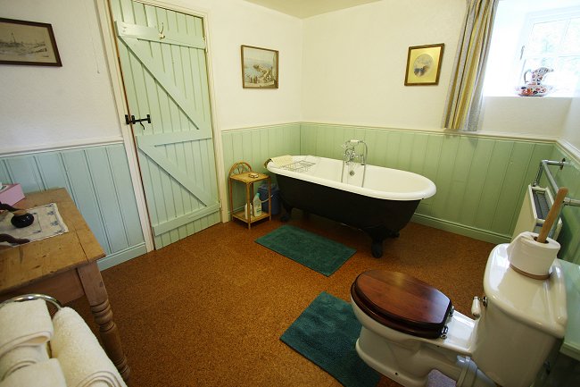 easdon-cottage-bathroom.jpg