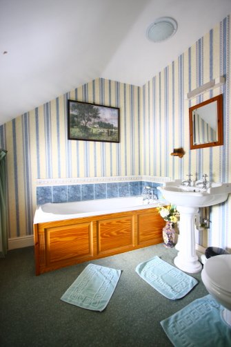 visit-knole-farm-single-bathroom.jpg