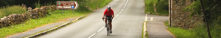 cyclist_at_postbridge2.jpg